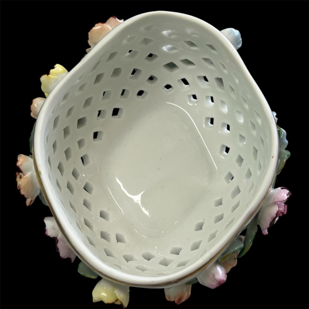 Vintage KPM Porcelain Lattice Flower Trinket Box Gold Trim - Picture 6 of 9